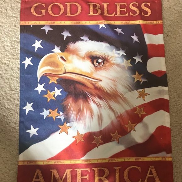 13 new or like new garden flags, various styles and holidays - Picture 9 of 13